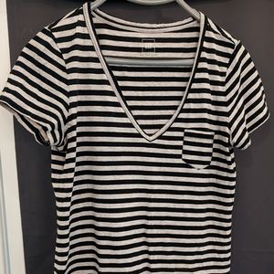Gap Women's v- neck striped shirt small